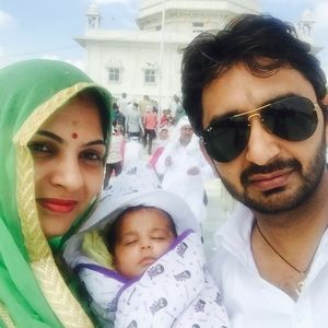 Meet your Posher, Maya